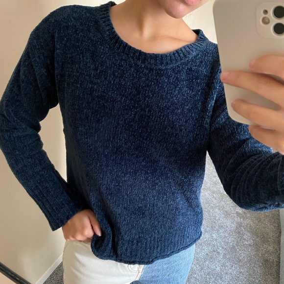 Blue sweater - Picture 3 of 7